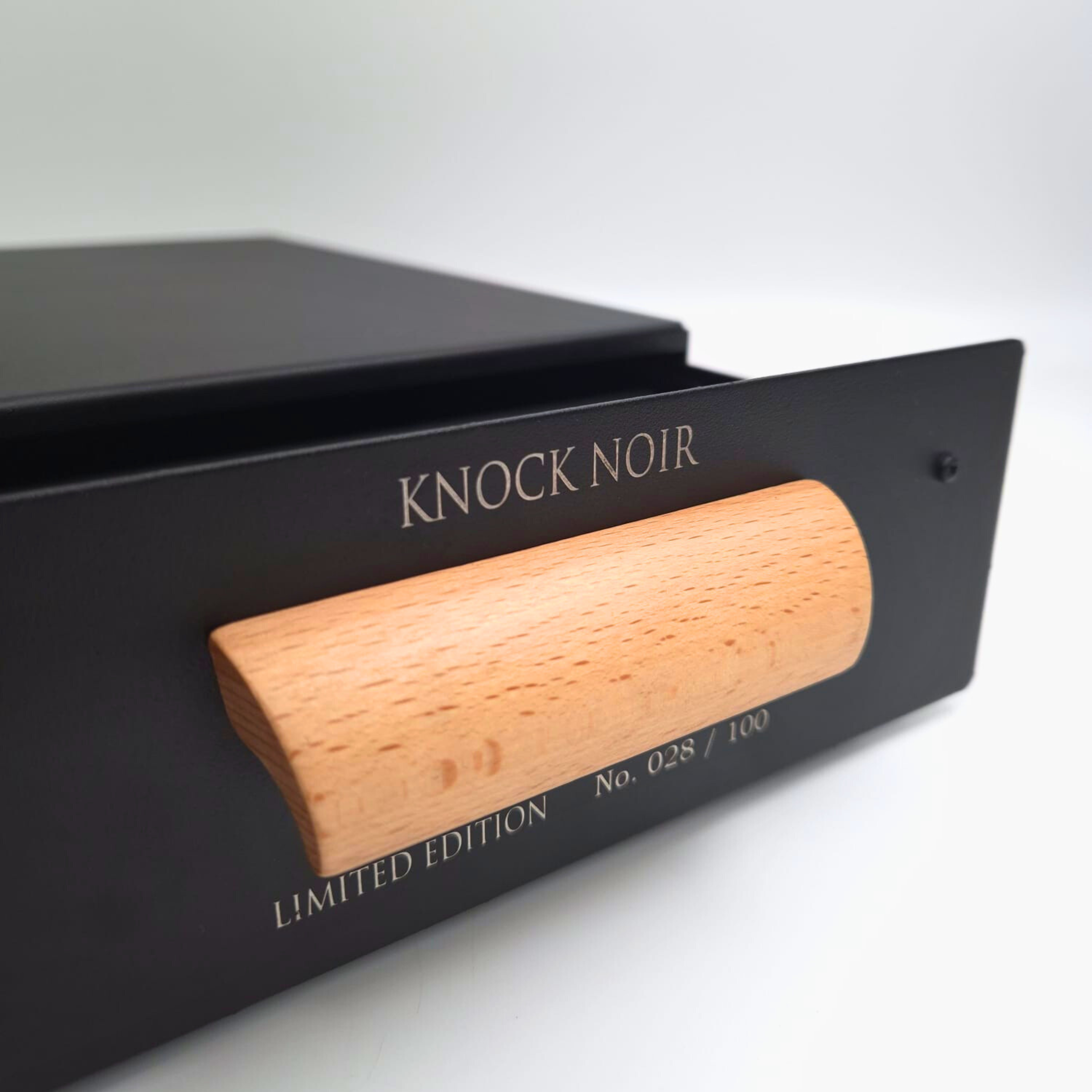 Limited Edition Knock Noir